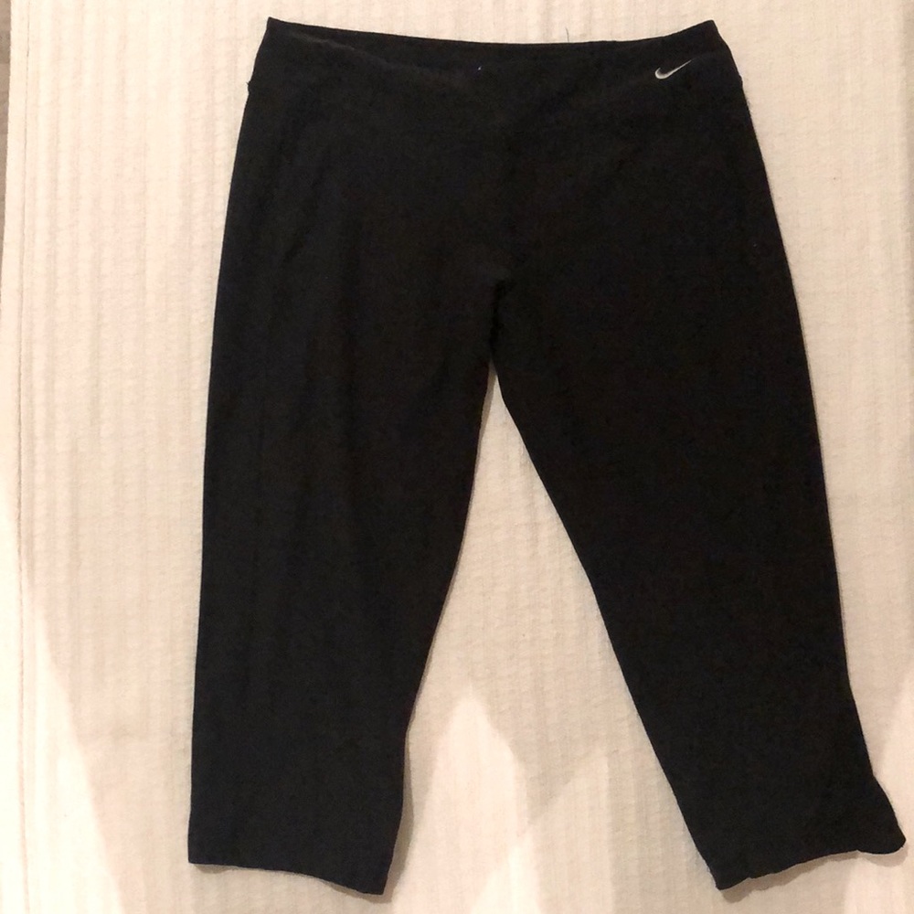 Nike Dri-Fit Black Cropped Leggings
